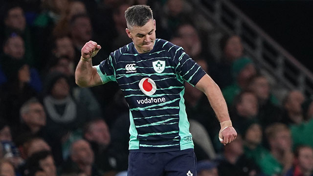 Jonathan Sexton celebrates scoring a penalty for Ireland v South Africa during 2022 Autumn Internationals