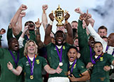 Siya Kolisi lifts the Webb Ellis cup after South Africa beat England to win Rugby World Cup